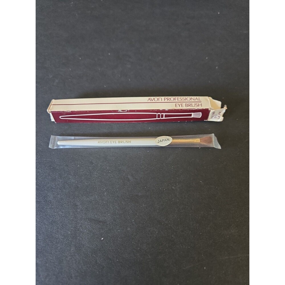 Vintage NOS New Avon Professional eye brush 1981 with Original Box